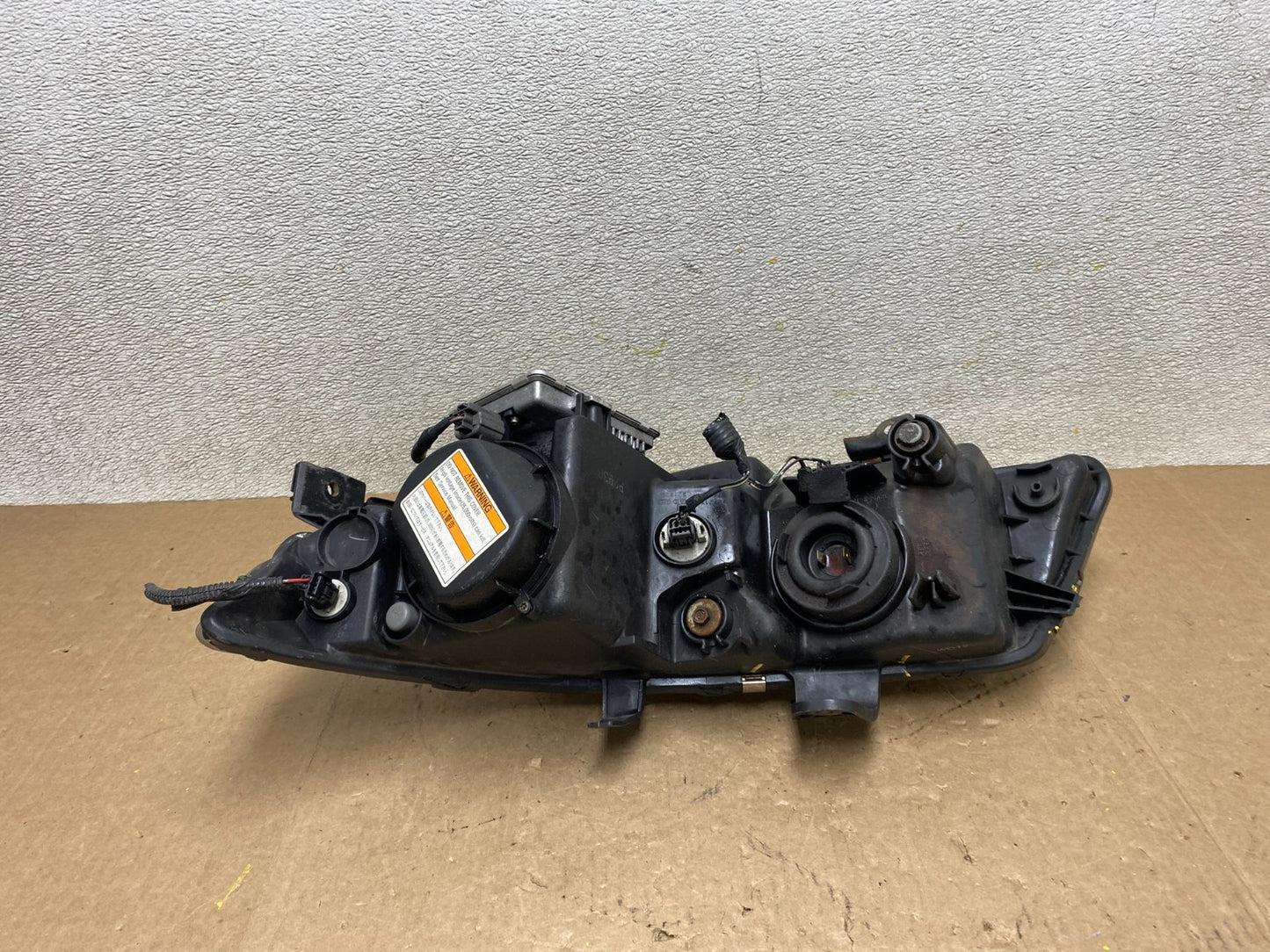 2004 to 2006 Acura TSX Right Passenger RH Side Xenon HID Headlight OEM W8773 DW9