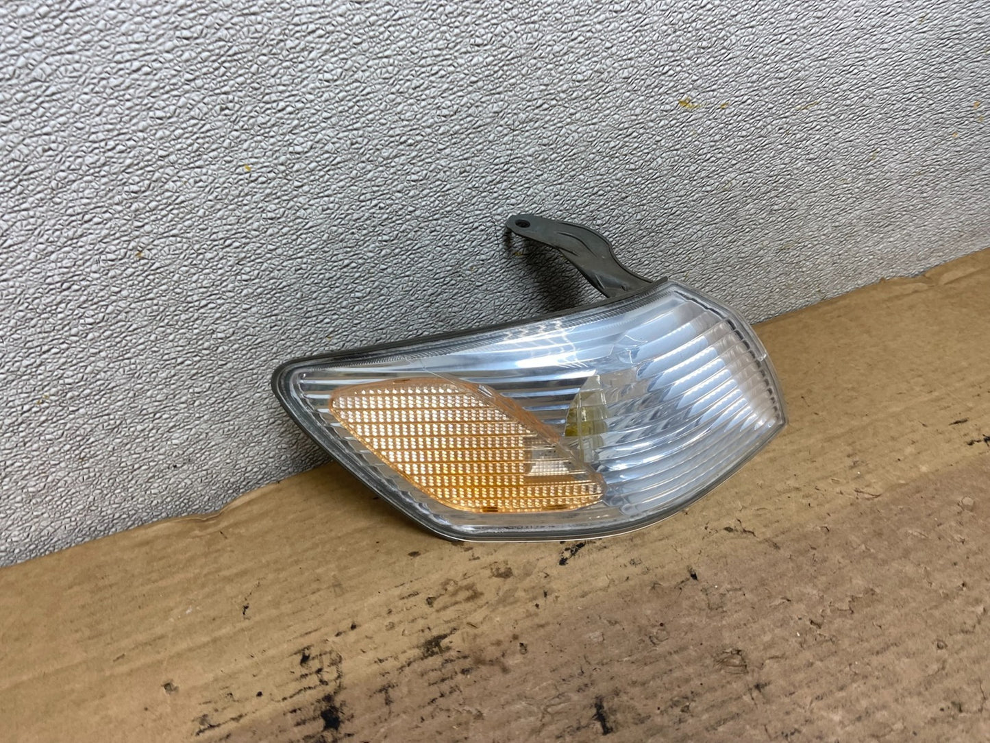 2000 - 2001 Toyota Camry Front Right Passenger RH Turn Signal AB3390 DW2