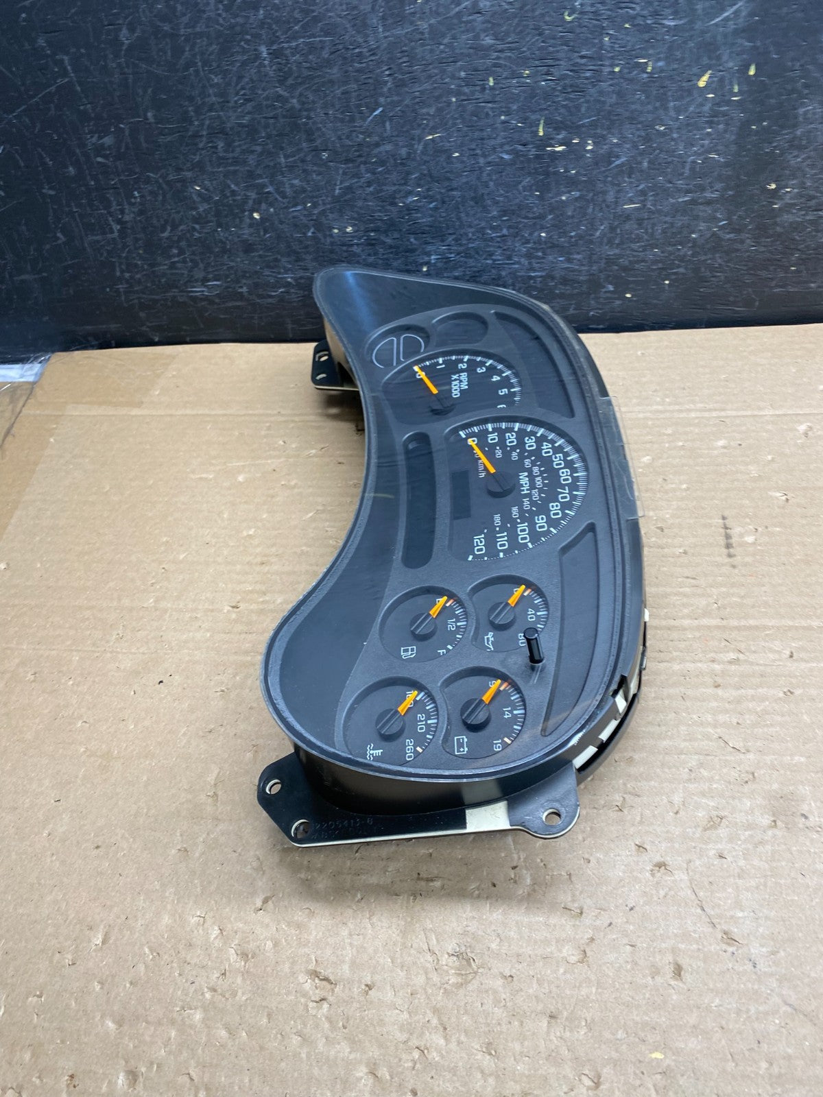 2003 to 2006 Chevrolet Silverado Speedometer Instrument Cluster ag6356 DG2