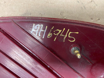 2004 to 2005 Toyota Sienna Left Driver LH Side Tail Light AH6945 LK6