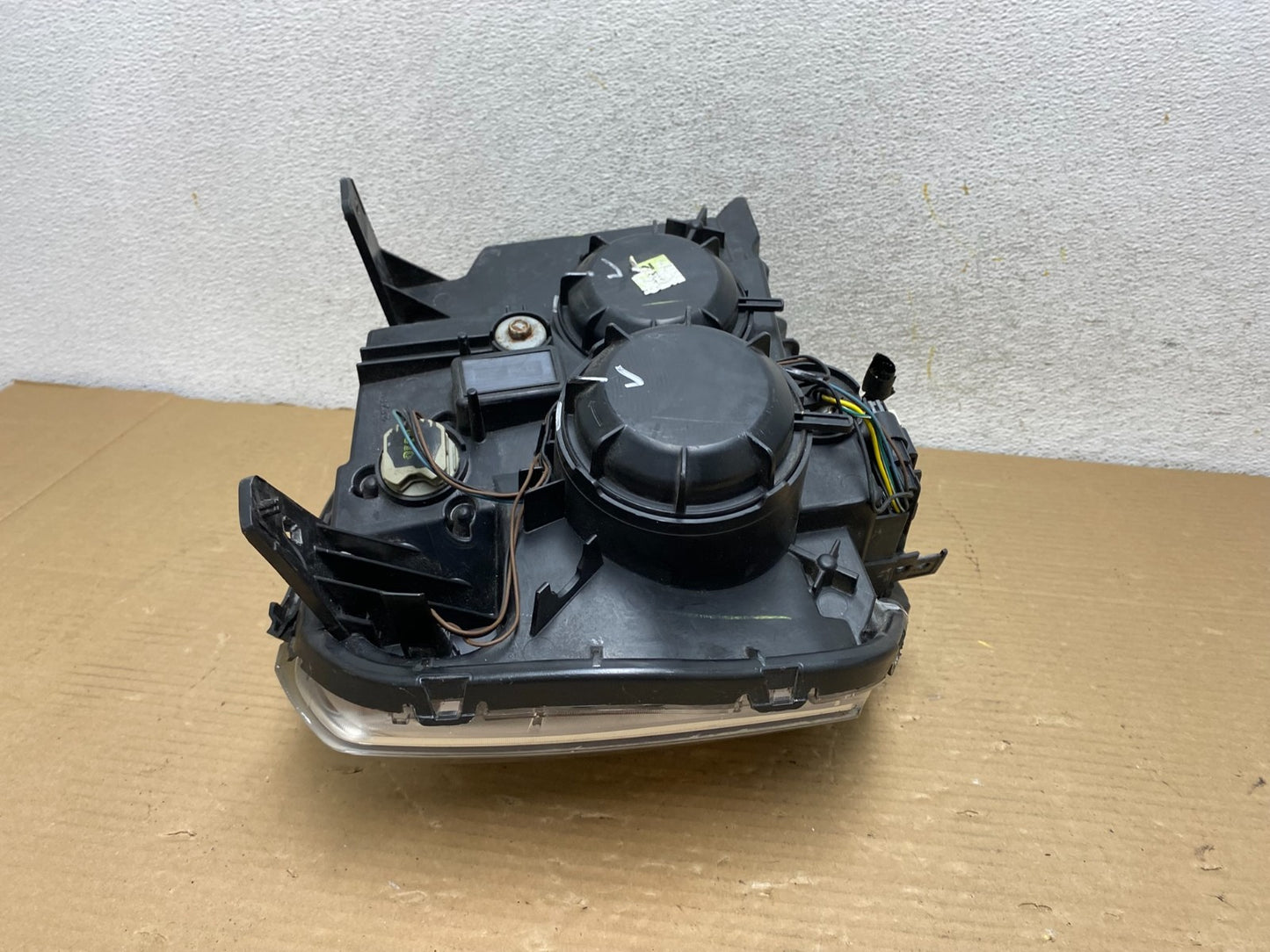 2010 to 2015 GMC Terrain Halogen Left Driver Lh Side Headlight AH0558 DW8