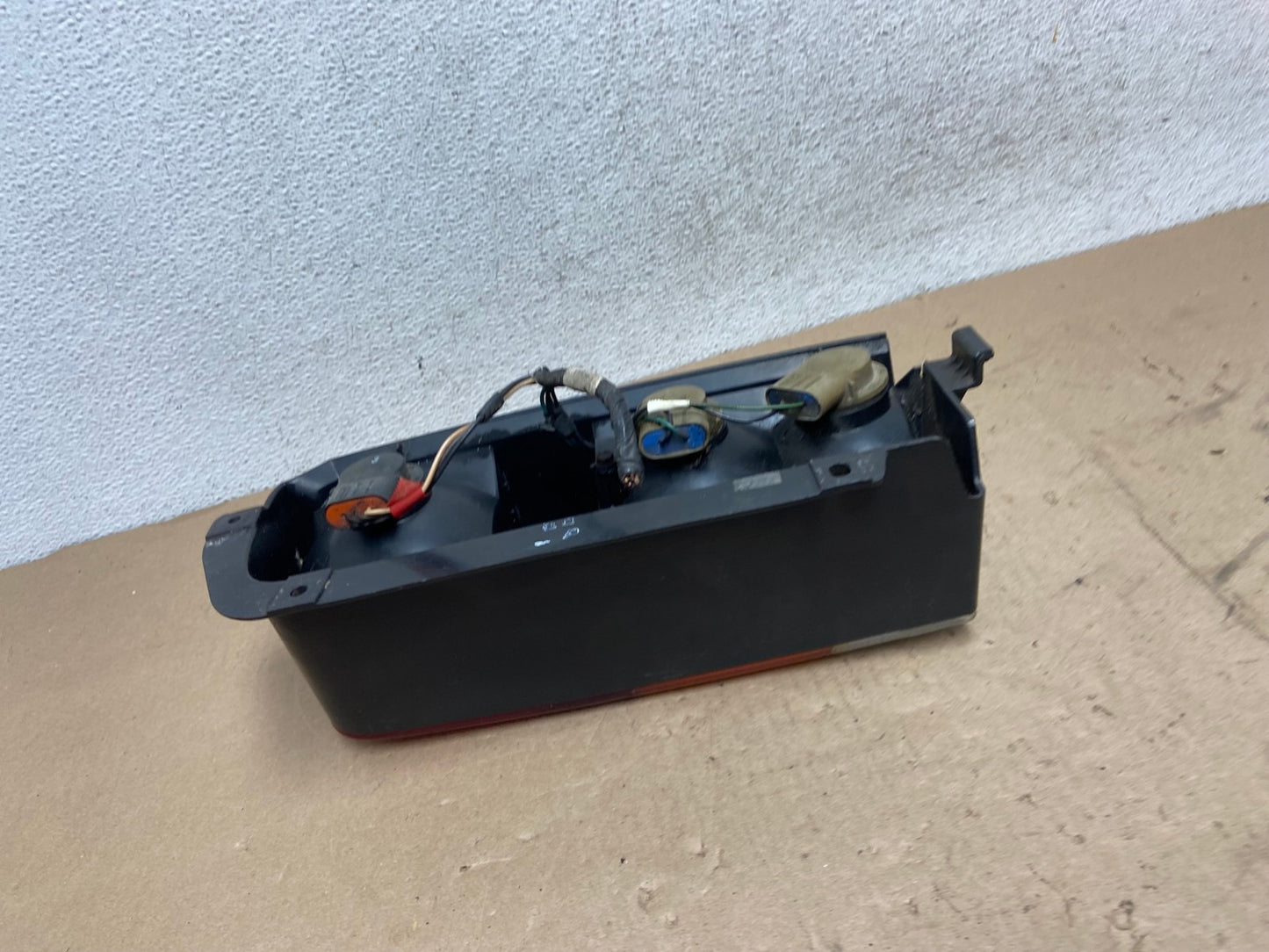 1997 to 2001 Jeep Cherokee Left Driver Side Tail Light AG5508 LK6