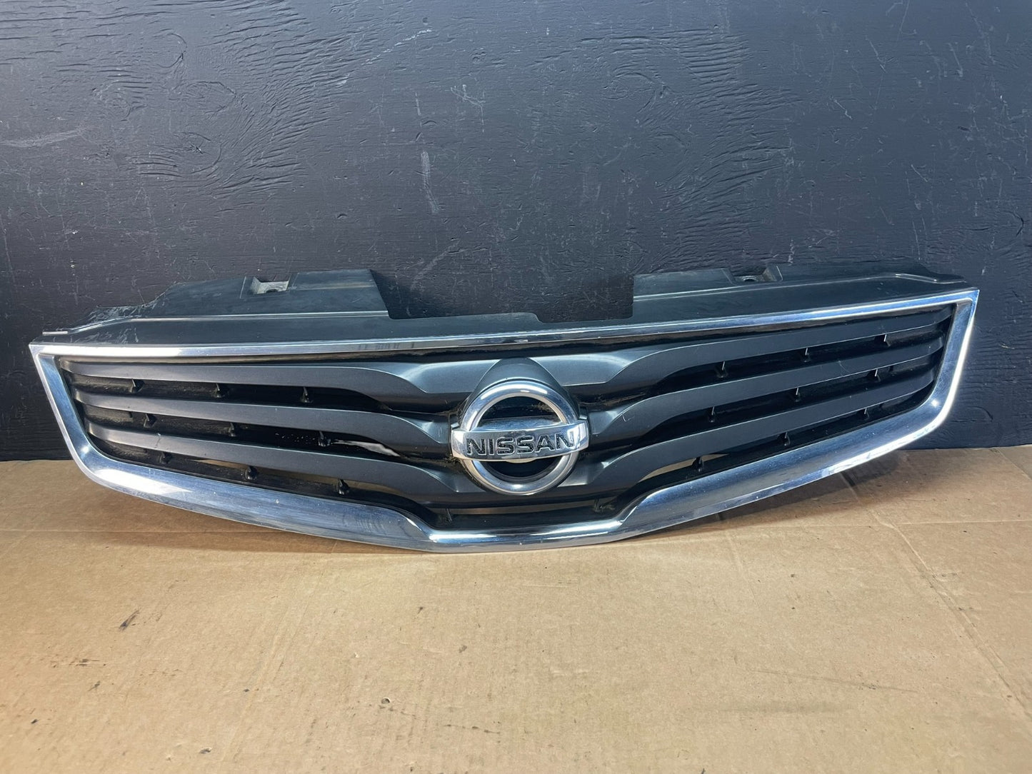 2010 to 2012 Nissan Sentra Front Upper Grill Grille AC5075 DG0