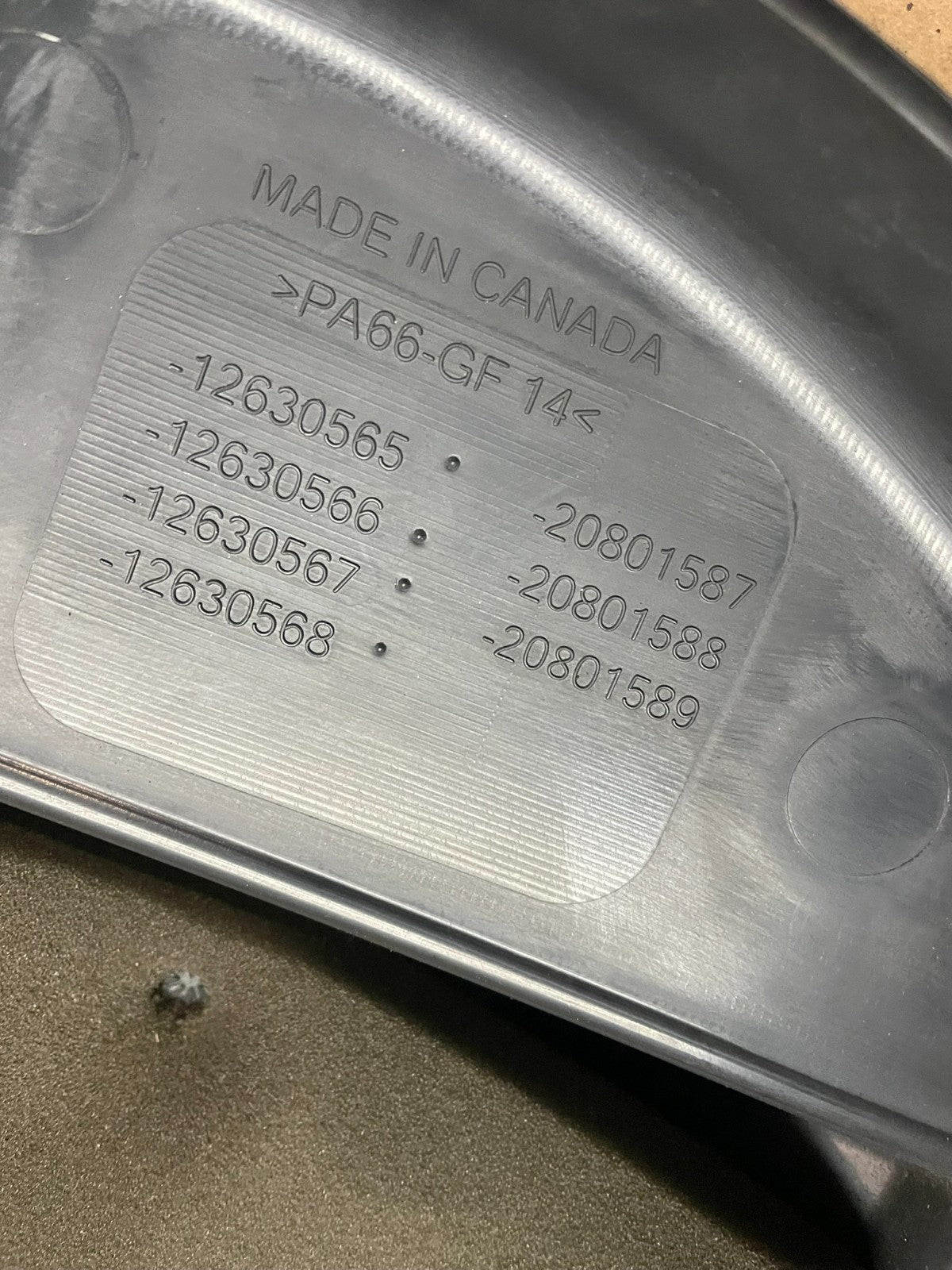 2010 to 2012 Chevrolet Equinox V6 VVT Plastic Engine Cover Shield OEM z6015 DG6