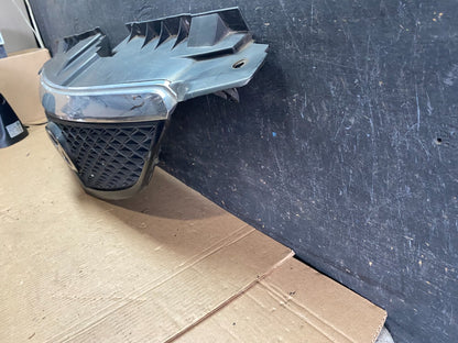 2002 2003 Mazda MPV Front Upper Grille Grill Oem P5955  DG1