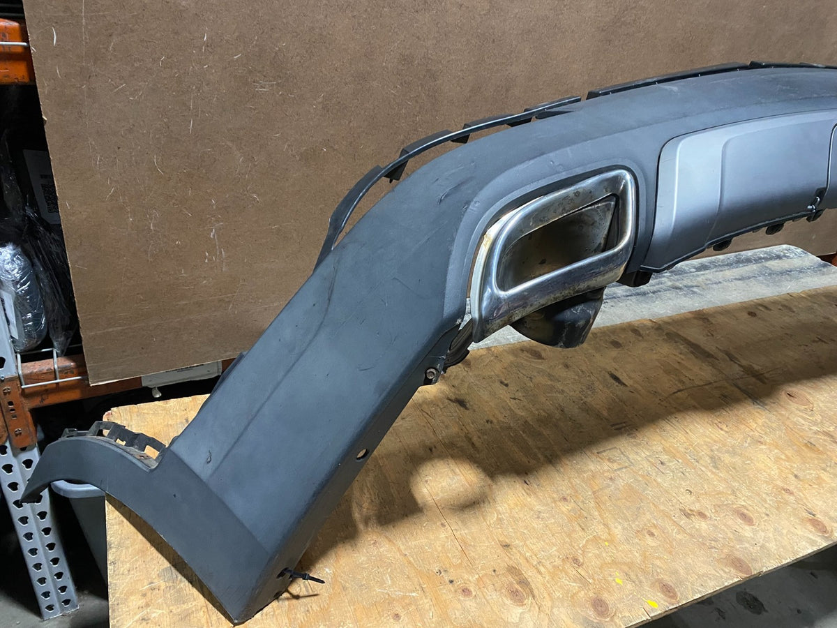 2013 to 2016 Hyundai Santa Fe XL Bumper Cover w/ Park Sensor U6234 PS10