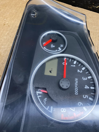 2005 Nissan Pathfinder Speedometer Cluster Gauge OEM  Z7106 DG3