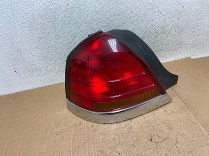 1998-2003 Ford Crown Victoria Left Driver Lh Side Tail Light AI5581 LK0