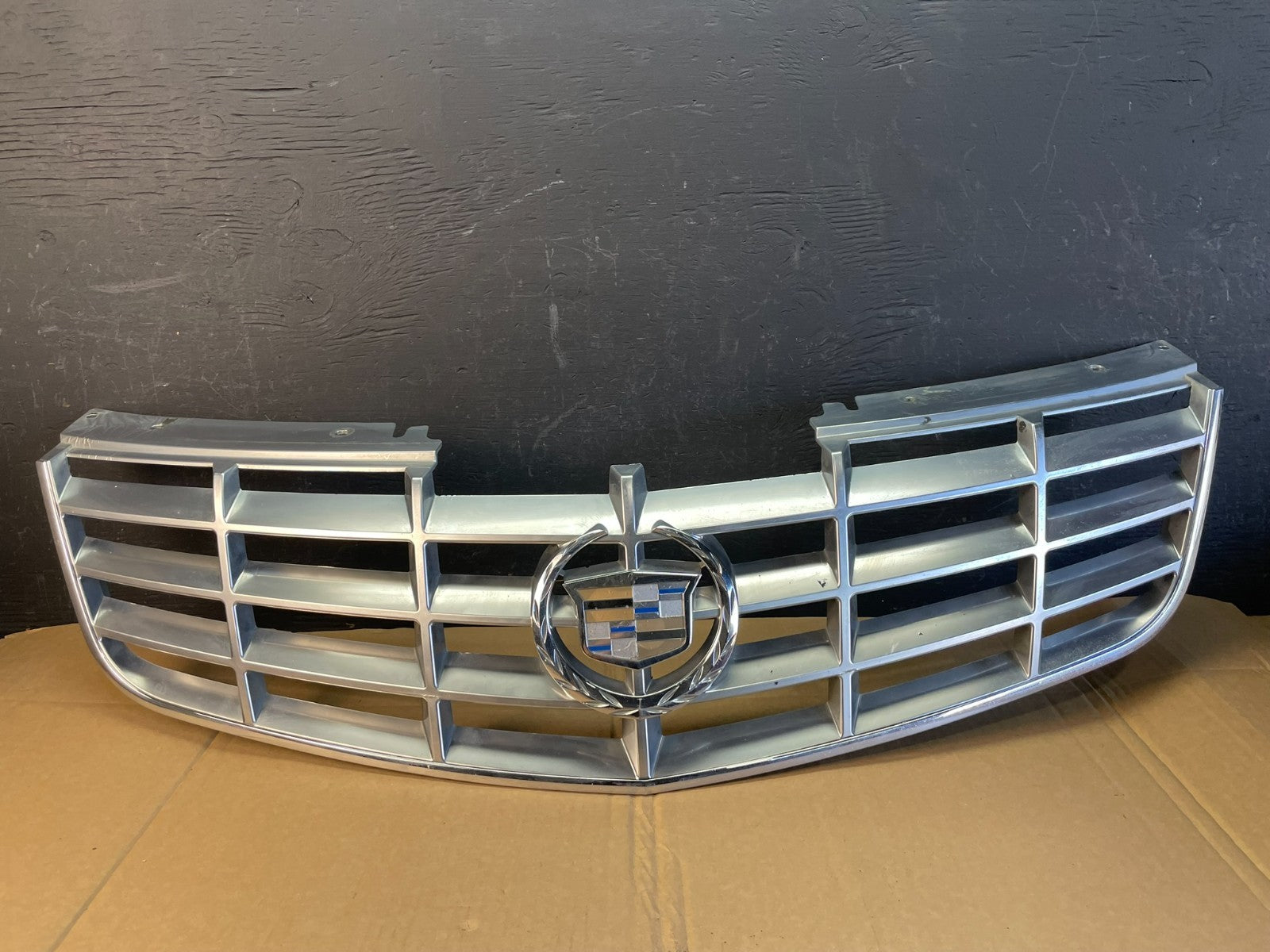 2006 to 2011 Cadillac DTS Front Bumper Upper Grille Grill AC5257 DG0
