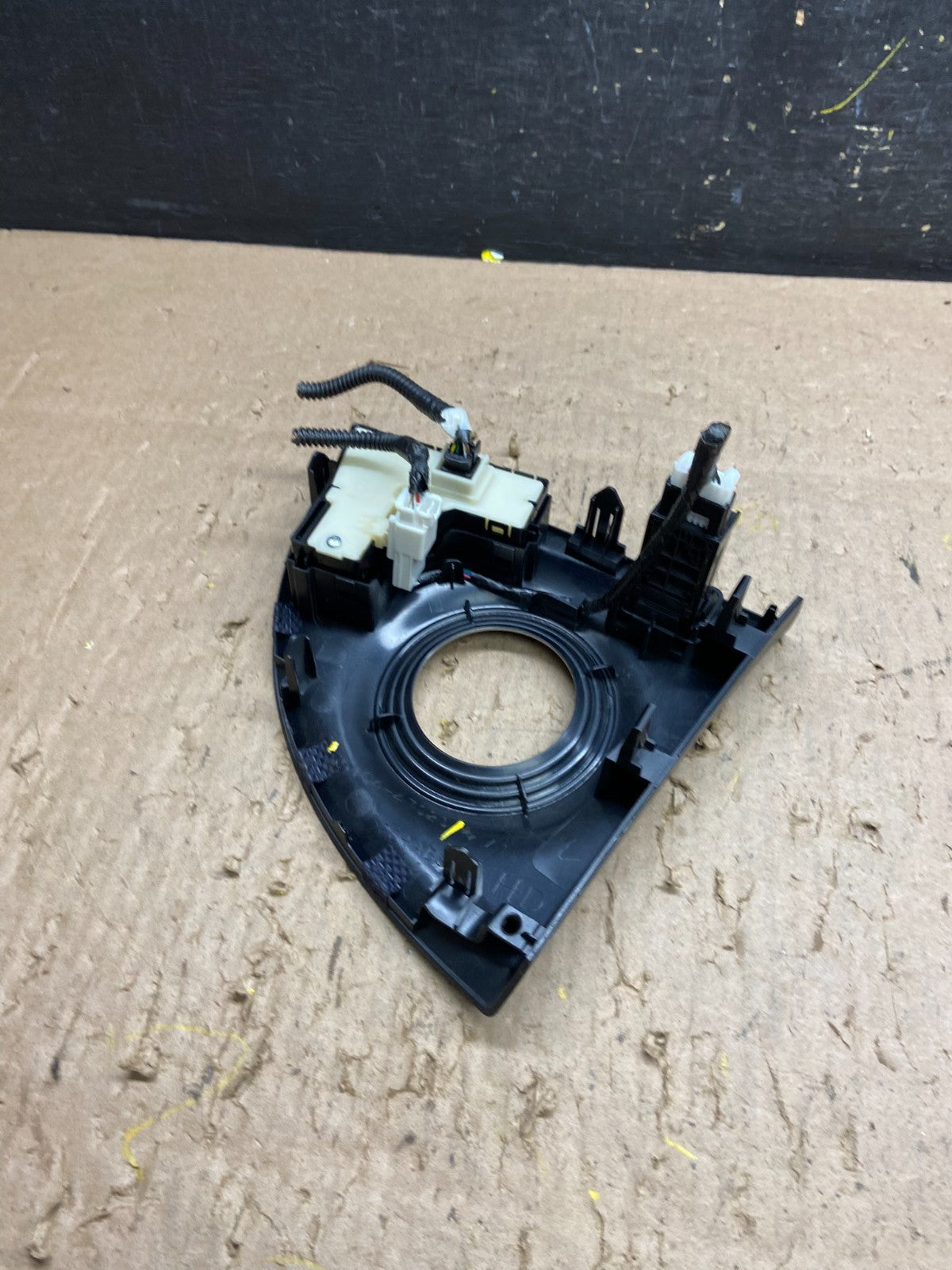 2010 to 2015 Toyota Prius 1.8L Gear Shifter Trim Panel Cover Bezel T6201 DG3
