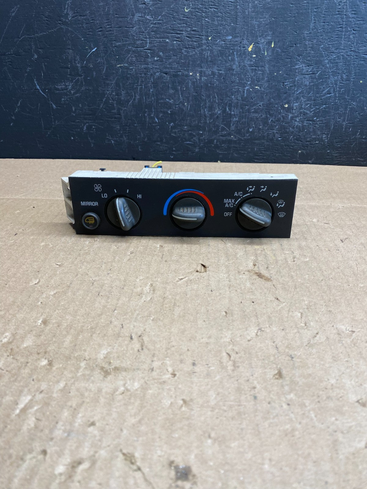 2001 - 2007 GMC Chevrolet Express 1500 Climate Control A/C AC6330 DG0