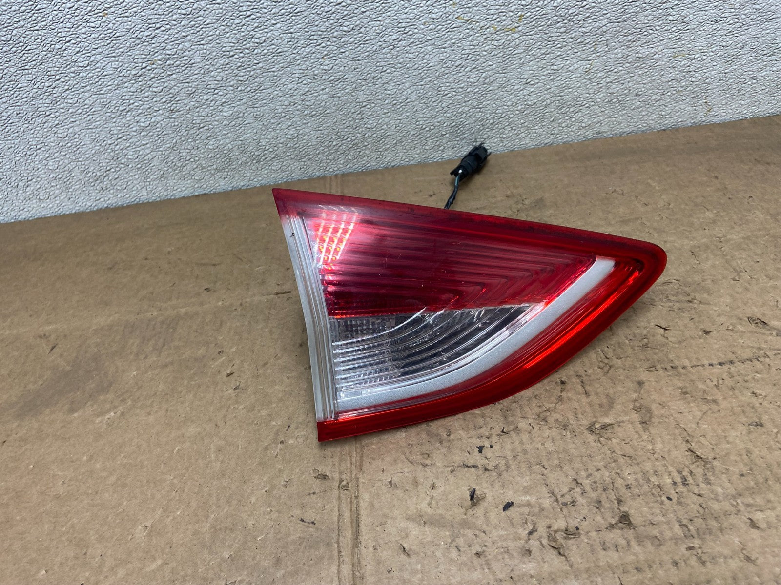 2013 to 2016 Ford Escape Left Driver LH Side Inner Tail Light OEM Y6790 DW0