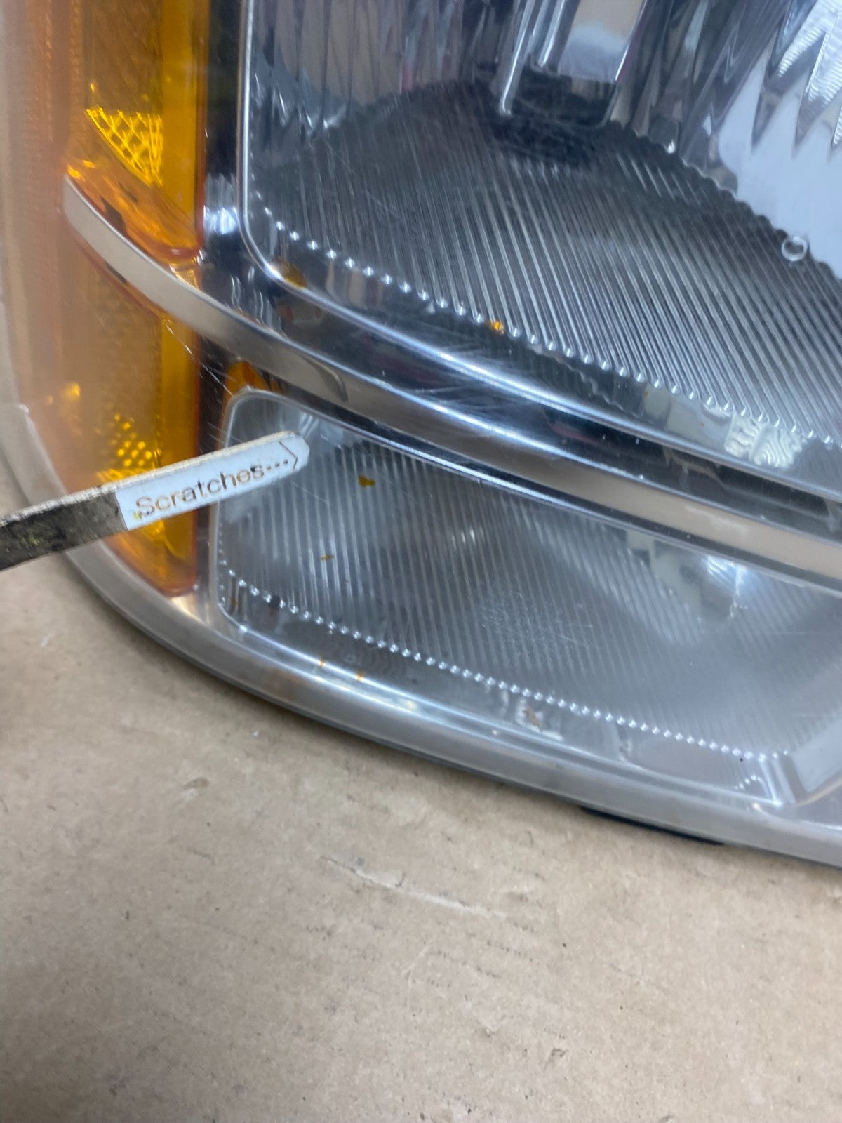 2007 - 2014 GMC Sierra Left+Right Side Halogen Headlights AH9340 DW3