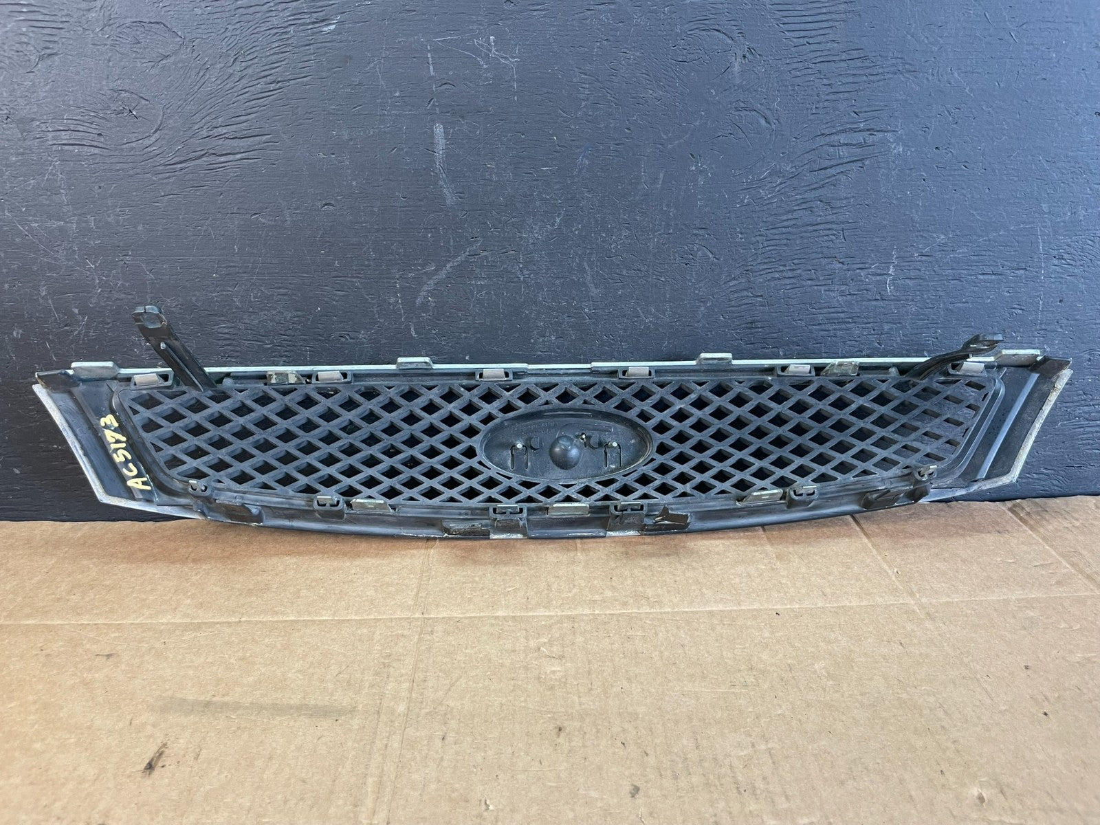 2005 2006 2007 Ford Focus Front Upper Grille Grill With Emblem ac5173 DG3