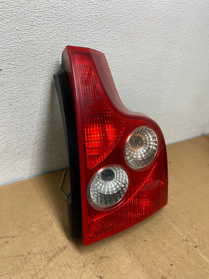 2003 2004 2005 2006 Volvo XC90 Right Passenger RH Lower Tail Light AD1189 LK2