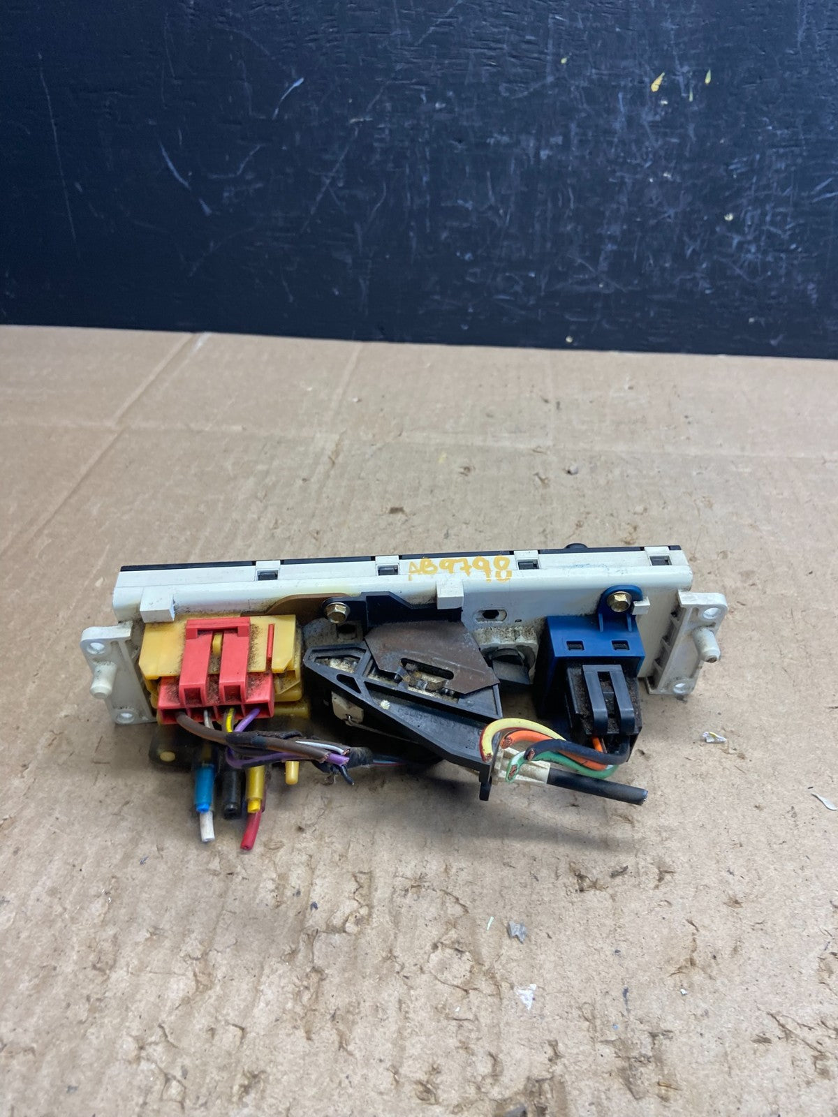1992 to 1996 Ford F150 Heater A/C Climate Control ab9798 DG3