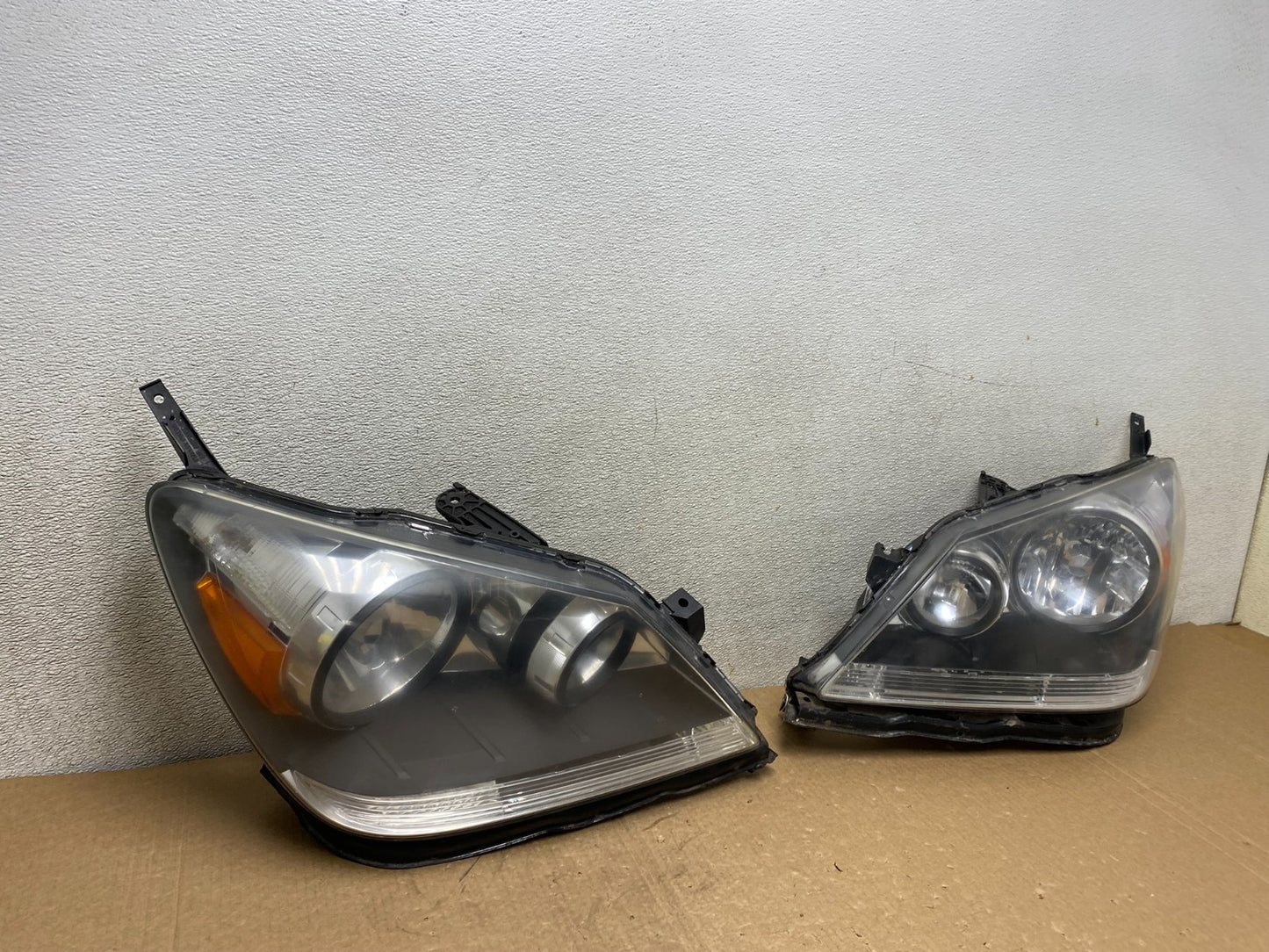 2005 2006 2007 Honda Odyssey Left+Right Set Halogen Headlights V1186 DW2