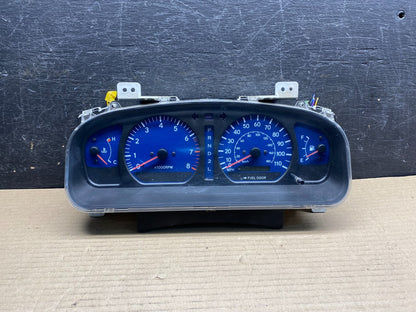 2001 2003 Toyota Sienna Speedometer Cluster Gauge AH9682 DW0