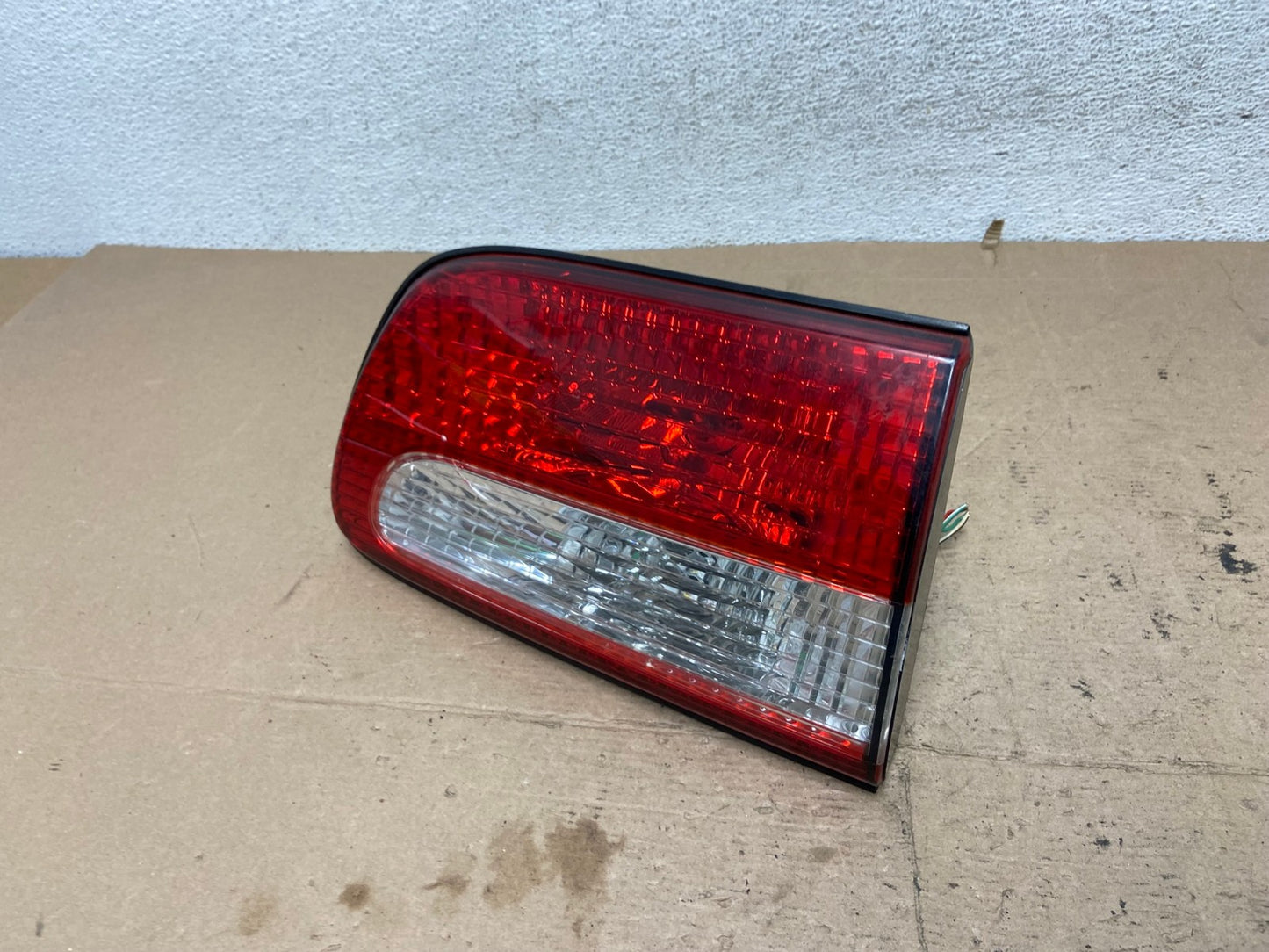 2001 - 2003 Toyota Sienna Right Passenger Rh Side Inner Tail Light AF5059 LK1