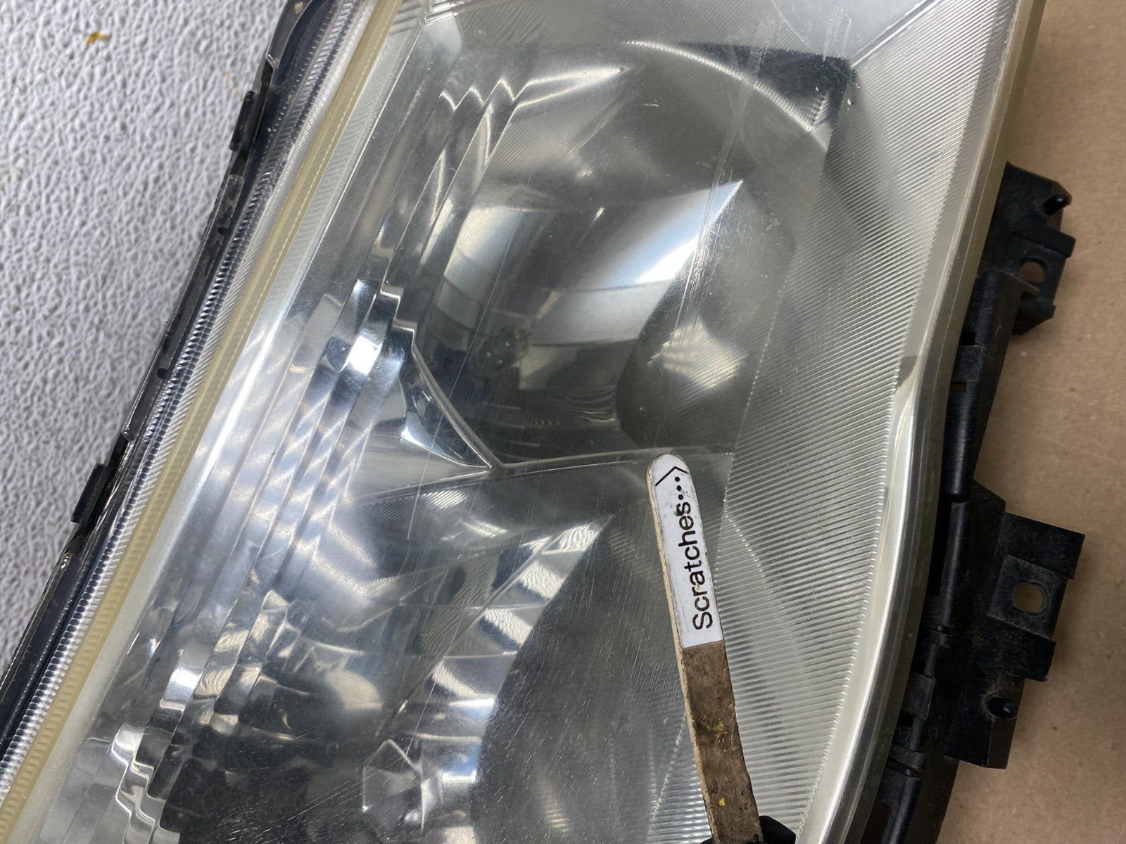 2009 - 2013 Subaru Forester Right Passenger Side Halogen Headlight AE4832 DW3