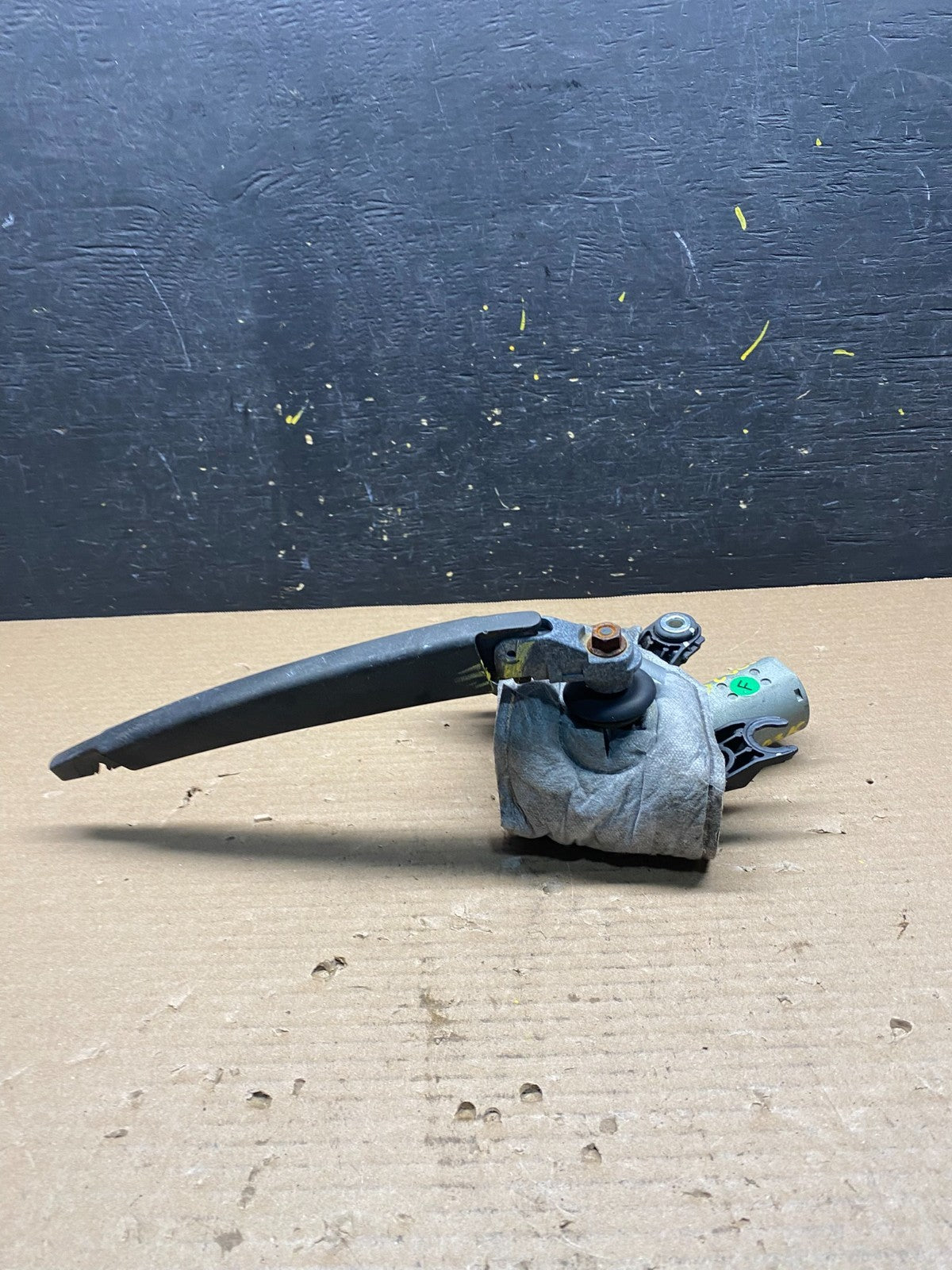 2013-2016 Nissan Pathfinder Back Door Rear Wiper Motor Wiper Blade S2826 DG3