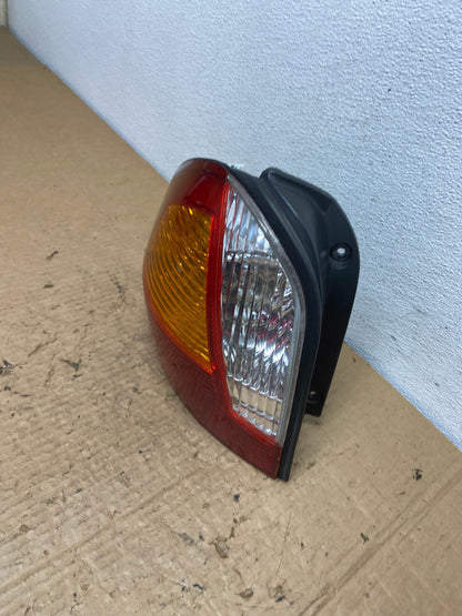 2001 - 2004 Hyundai Santa Fe Left Driver LH Side Tail Light AC8269 LK1
