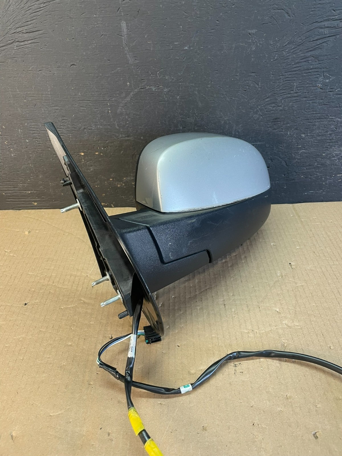 2007 to 2013 Chevrolet Tahoe Silverado Suburban Left Driver Mirror AE3692 DG1