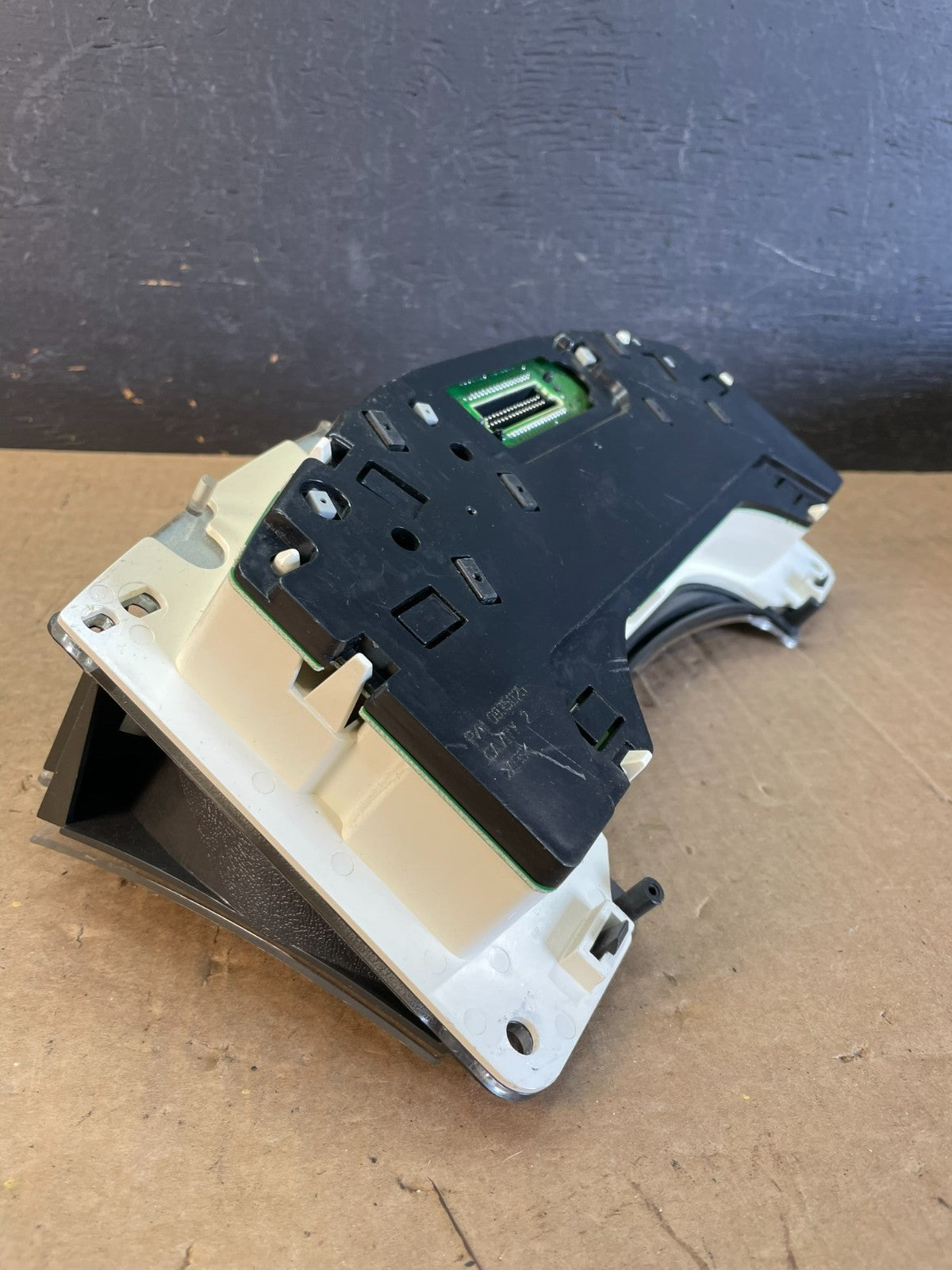 2001 to 2002 Chevrolet Express Speedometer Cluster Gauge AD0383 DG4