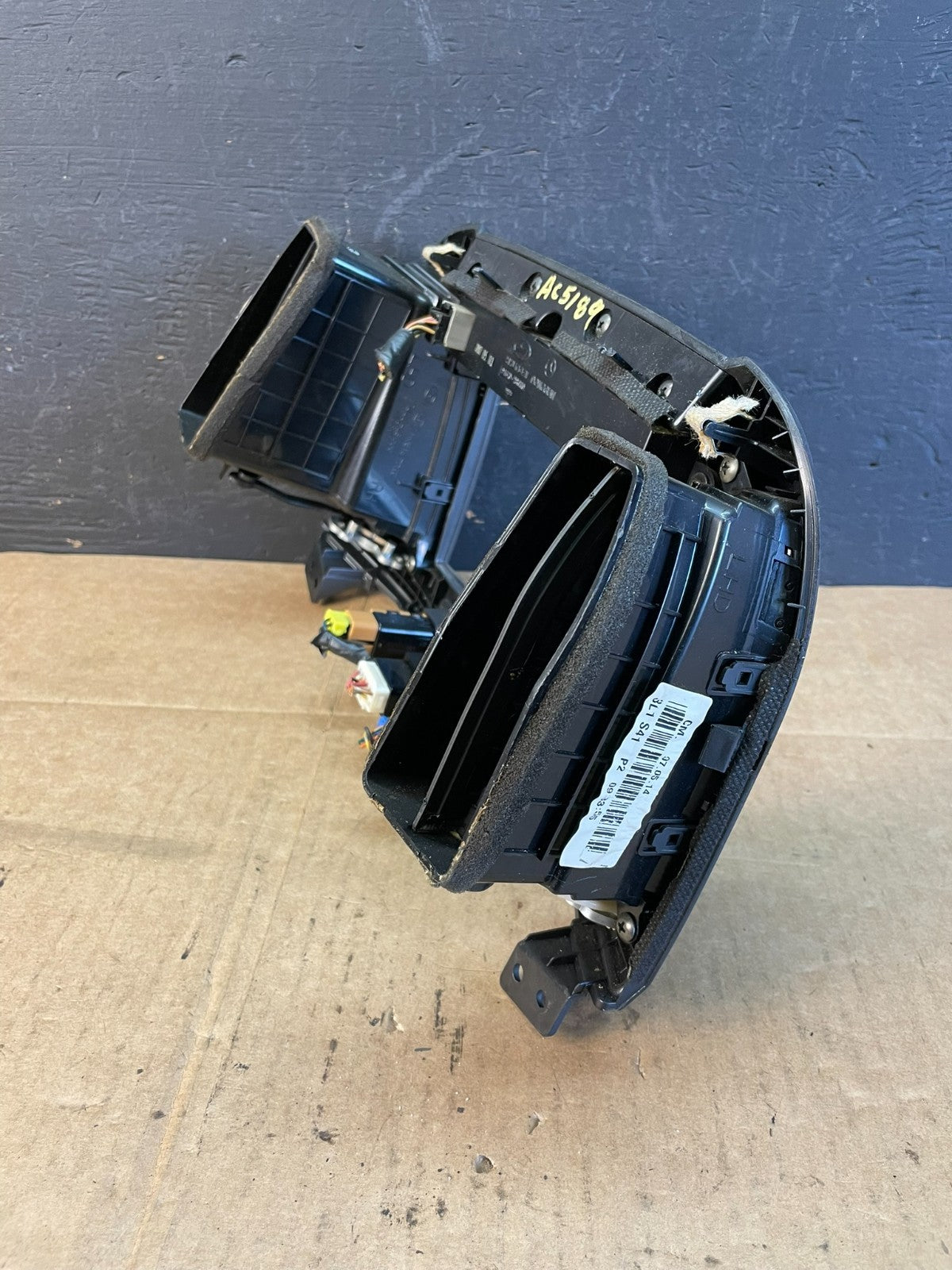 2007 to 2009 Hyundai Santa Fe Center Dashboard Radio Bezel Trim ac5189 DG4