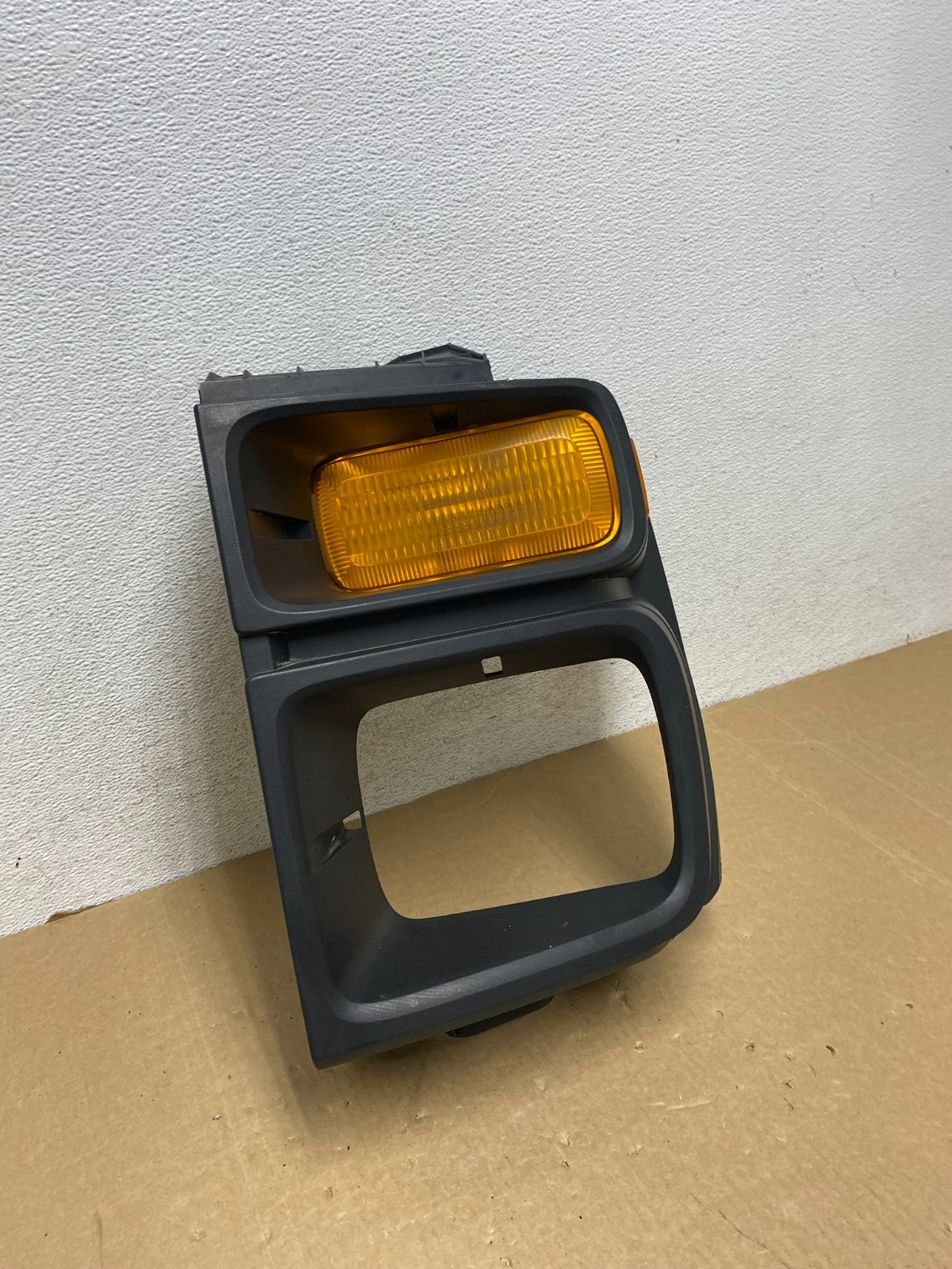 2008-2017 Ford E150 E250 E350 Van Left Side Headlight Bezel Trim AF9939 DW2