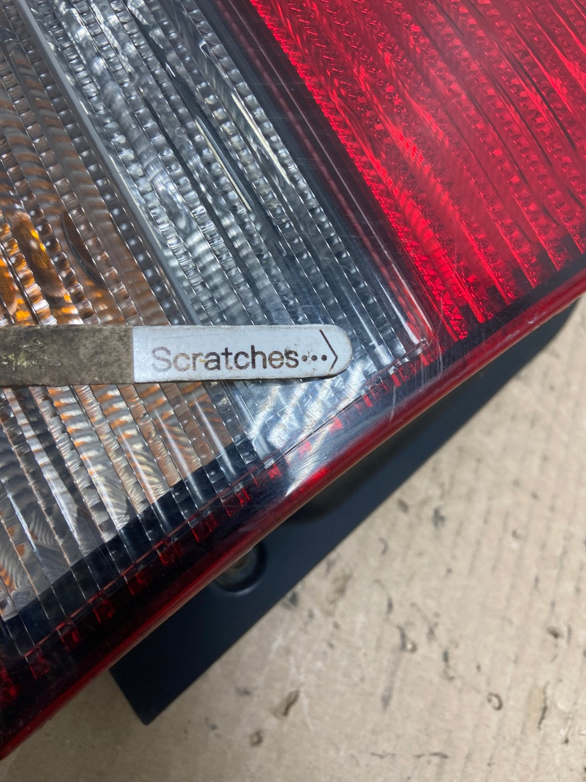 2006-2010 Mitsubishi Endeavor Left Driver Lh Tail Light AF5924 LK3