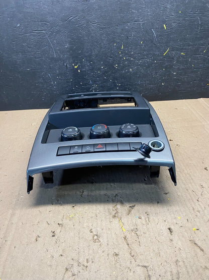 2008 to 2012 Jeep Liberty Dash Climate Temperature Control Radio Bezel R8943 DG3
