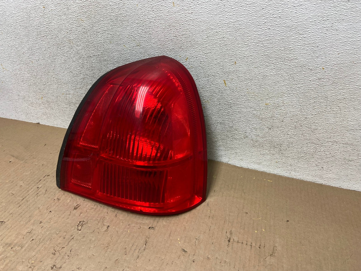 2003 to 2011 Lincoln Town Car Right Passenger Rh Tail Light AG1253 LK2