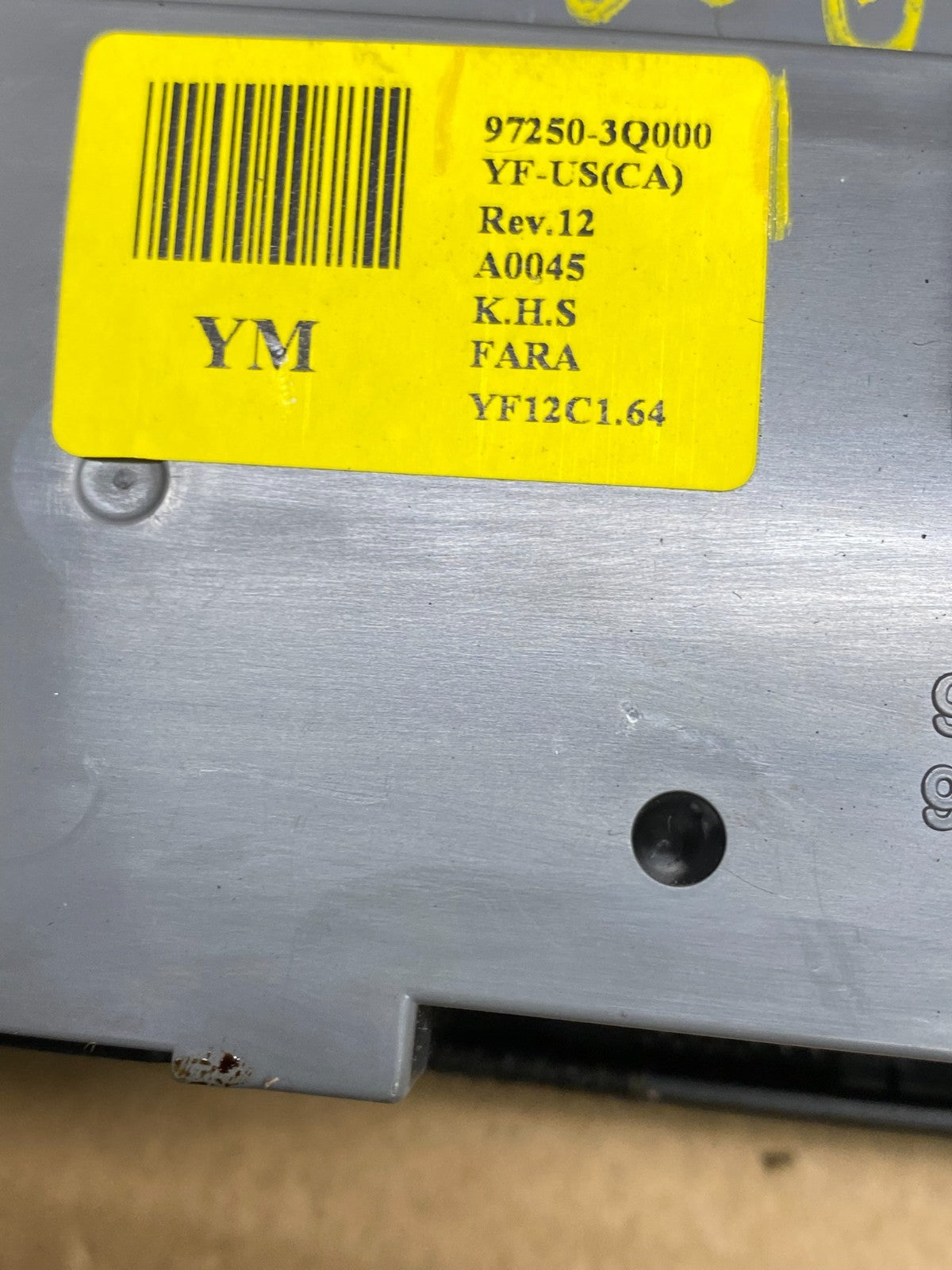2011 to 2014 Hyundai Sonata Center Radio Climate Control Air Vent Bezel W6472 DG7