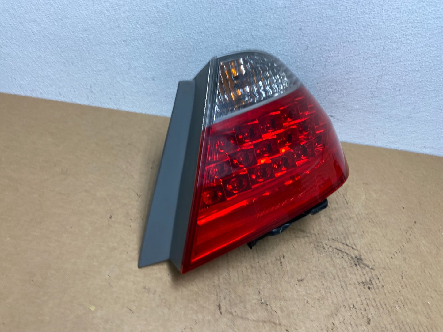 2006 - 2007 Honda Accord Hybrid Right Passenger Tail light ac3015 DG2
