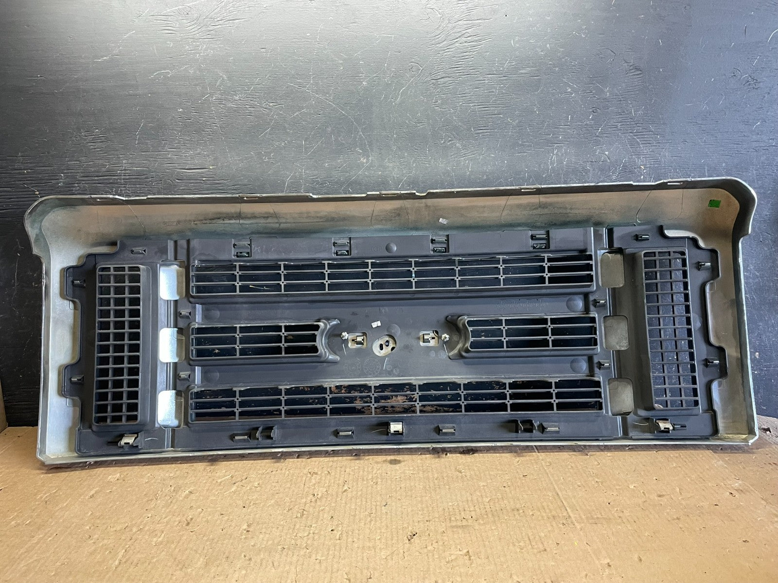 2008 to 2014 Ford Econoline E150 E250 Front Upper Chrome Grill Grille Y9709 DG4