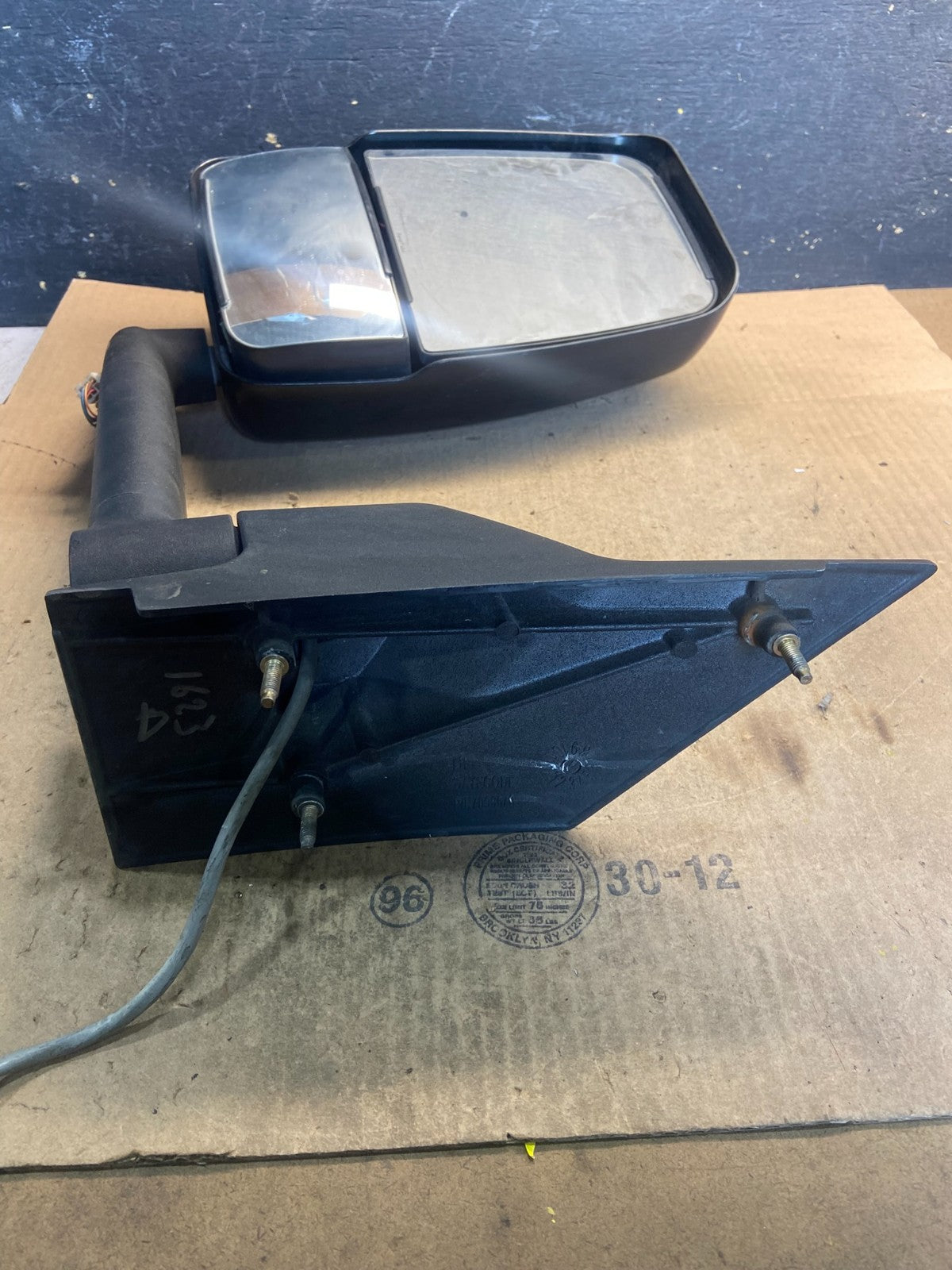 2008 Chevrolet Express Savana Left Driver LH Side View Mirror Z87763