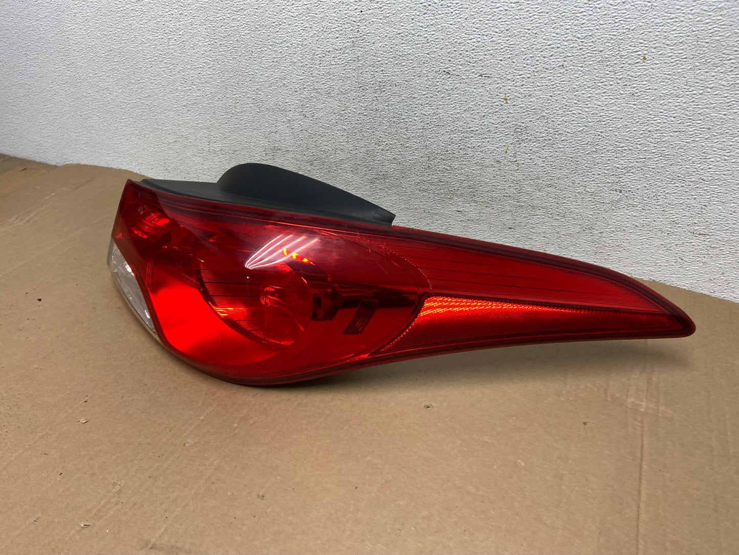 2011 2012 2013 Hyundai Elantra Sedan Right Passenger Tail Light AD6403 LK1