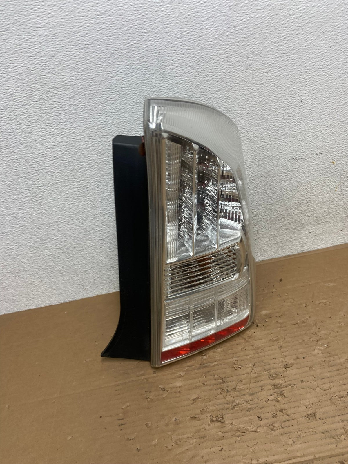 2010 2011 Toyota Prius Tail Light Right Passenger Side AD4324 LK2