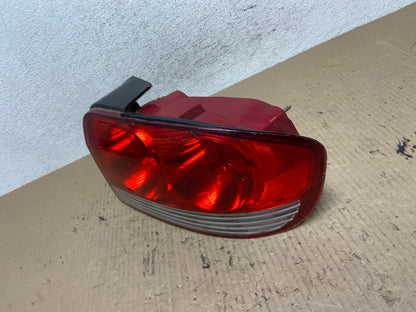 2002 - 2005 Hyundai Sonata Right Passenger RH Side Tail Light AF6991 LK1