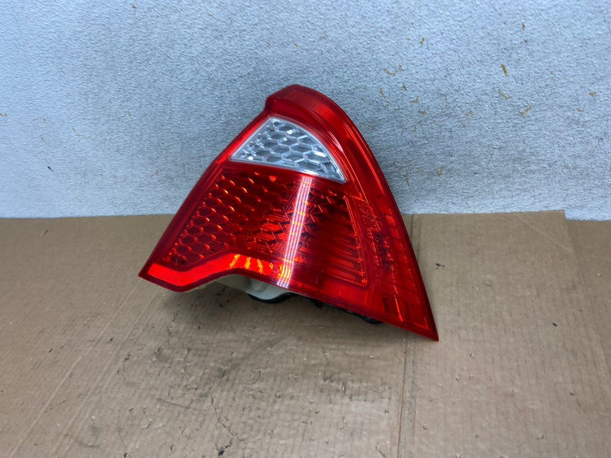 2010 2011 2012 Ford Fusion Right Passenger Side Tail Light AI5468 LK1