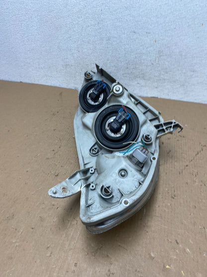 2003 to 2008 Toyota Matrix Left LH Side Halogen Headlight AD8129 DW10