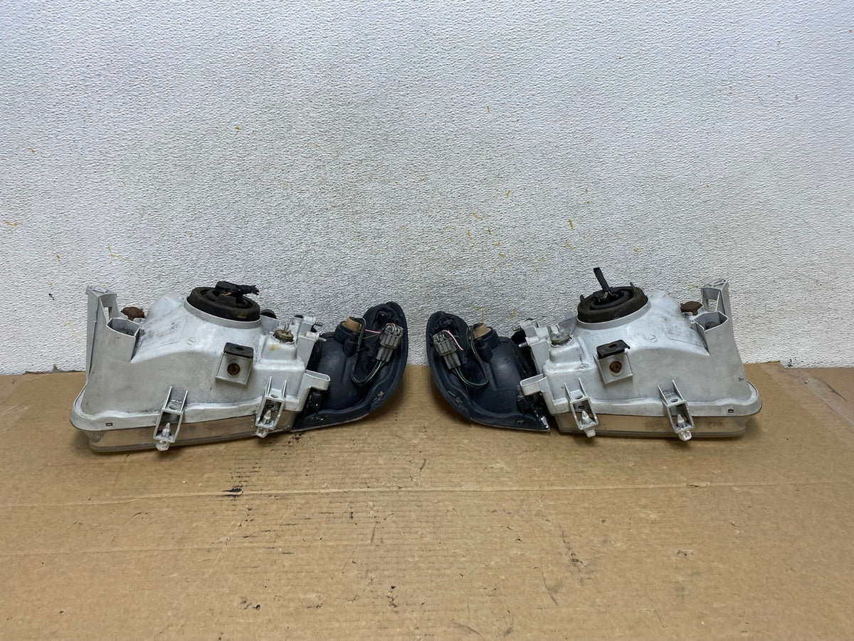 1999-2004 Nissan Pathfinder Left+Right Side Set Halogen Headlights AH8022 LK6