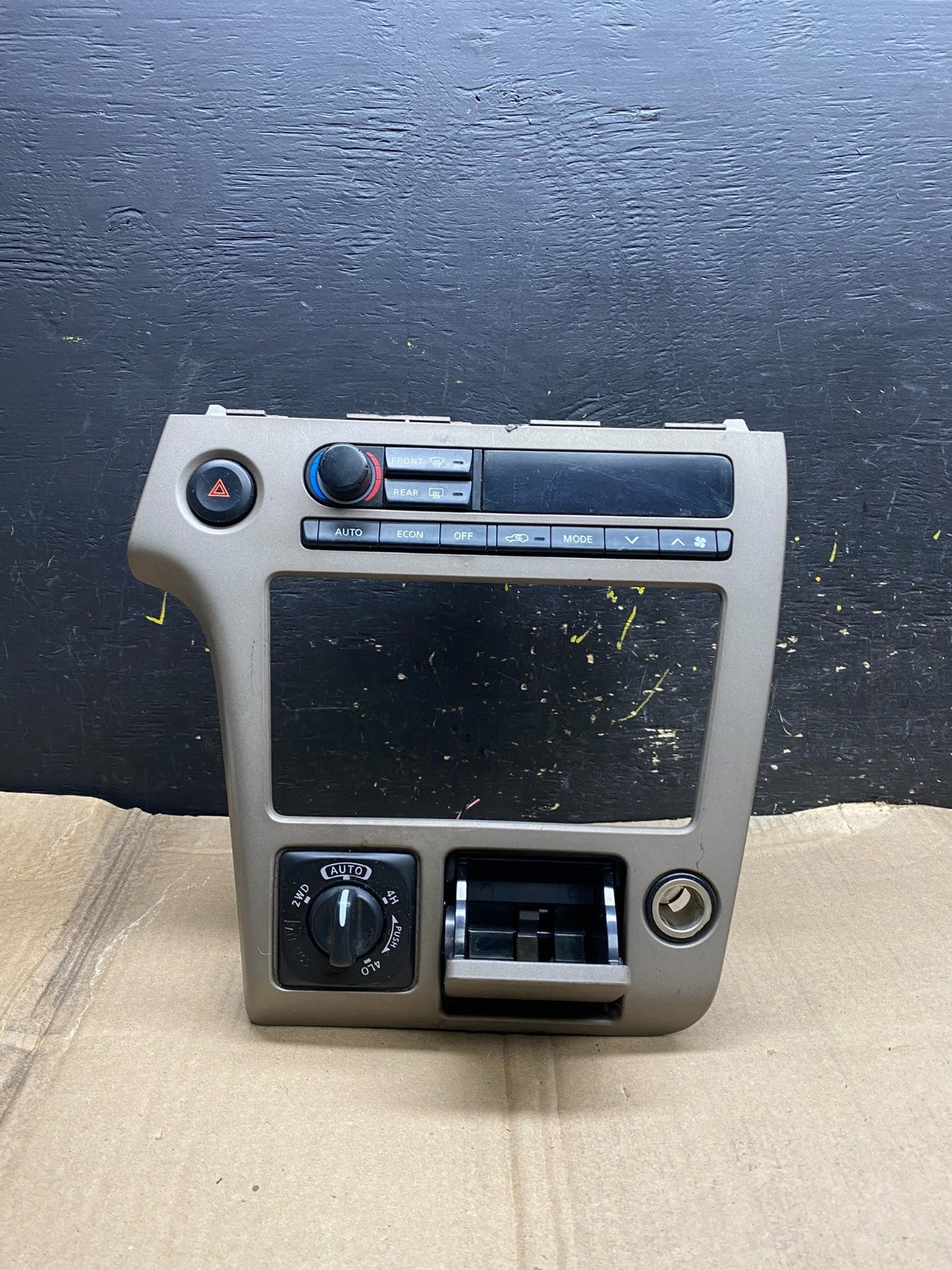 2003-2004 Nissan Pathfinder Radio AC Heat Climate Control Transef Bezel X2034 DG1