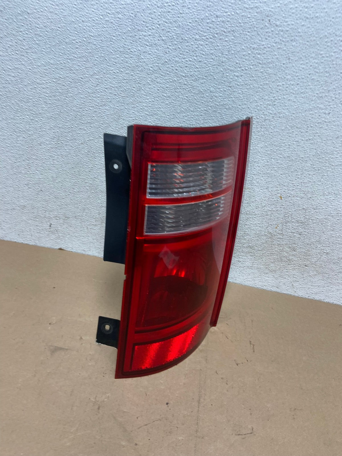 2008 2009 2010 Dodge Grand Caravan Right Passenger Rh Tail Light AG4564 LK2