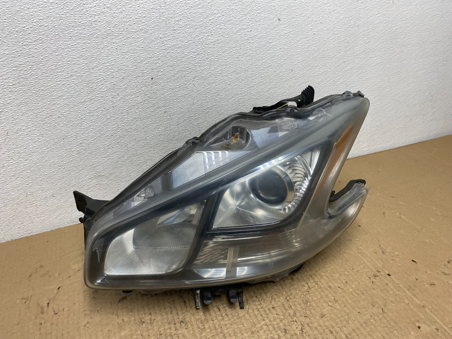 2009-2014 Nissan Maxima Headlight Left Driver Side Xenon HID OEM AC4132 DW2