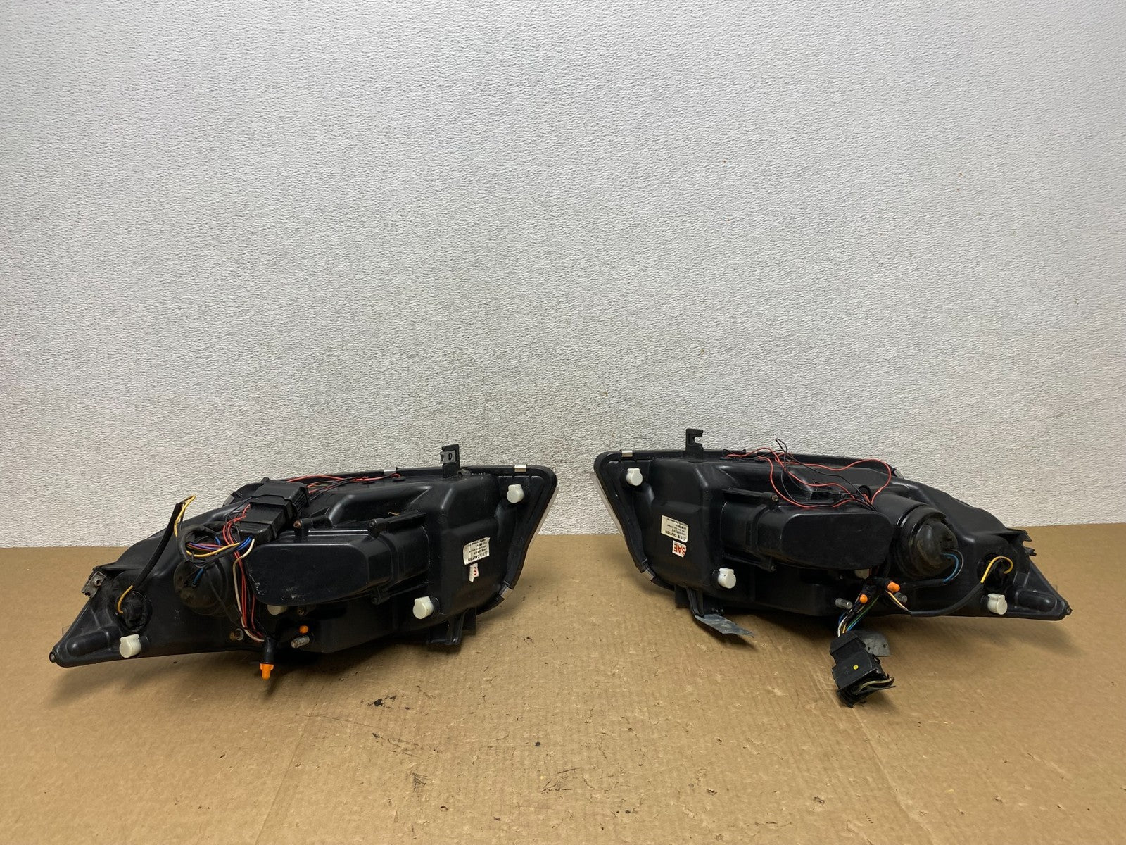 2006 to 2008 BMW 3-Series Sedan E90 Left+Right Set Side LED Headlights AF9821 DG10