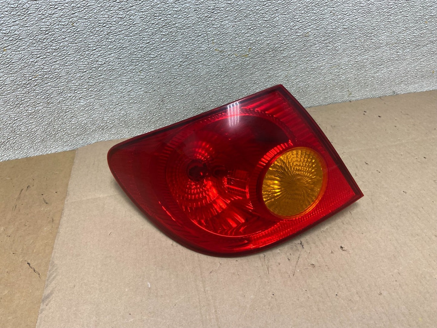 2003 to 2005 Toyota Corolla Left Driver Lh Side Tail Light AA0301 DW0