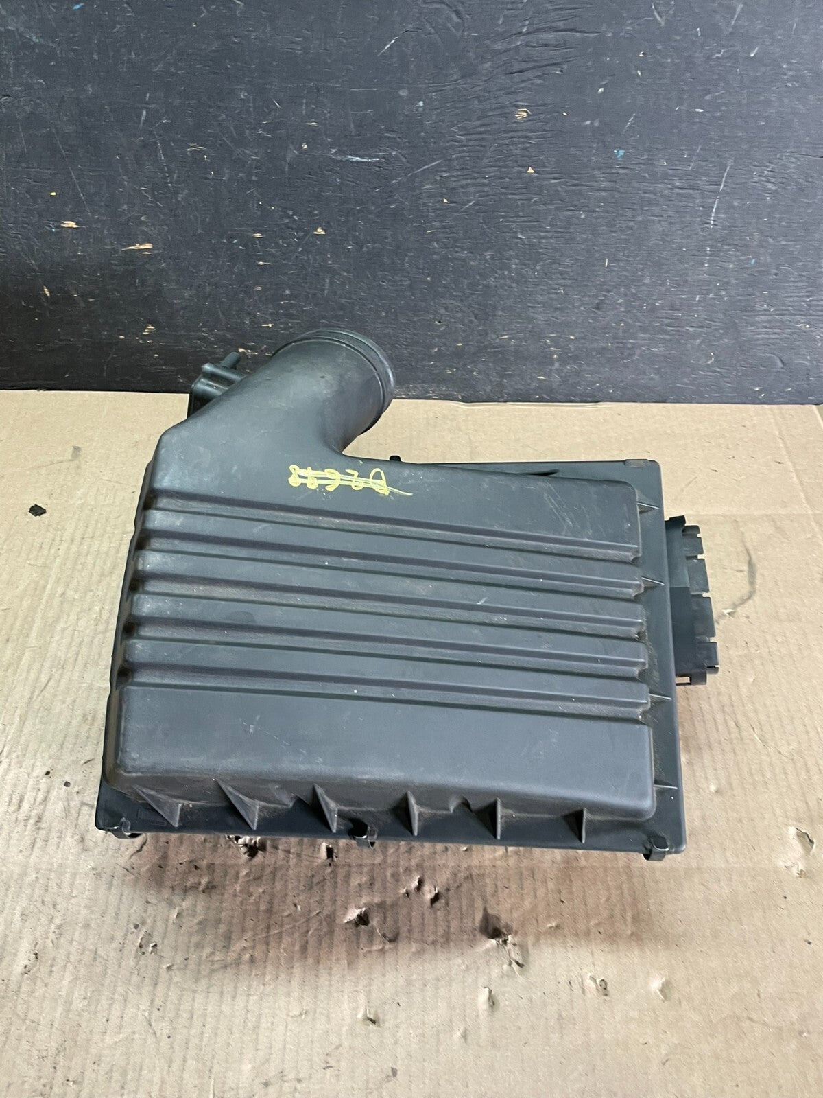 2007 to 2010 BMW X5 Air Intake Cleaner Filter Housing Box M8942 DG3