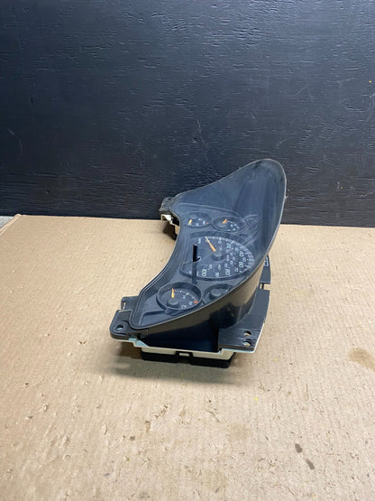 2004 to 2007 Chevrolet Express Speedometer Cluster Gauge E2135 PS2